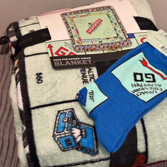 Monopoly Faux Fur Throw Blanket - Green - Picture 4 of 8